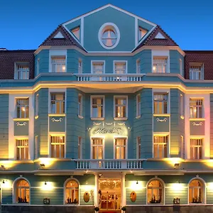 Nestroy Otel