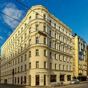 H+ Hotell